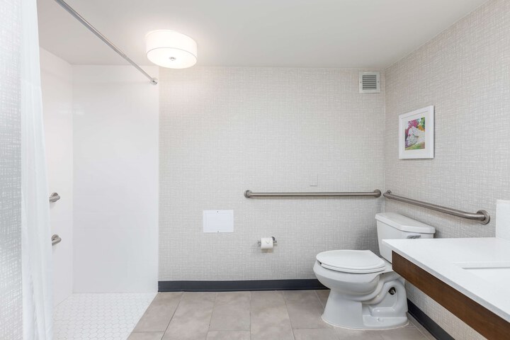 Room 15 of 28