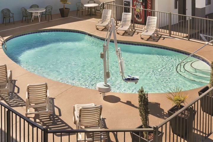 Pool 4 of 20