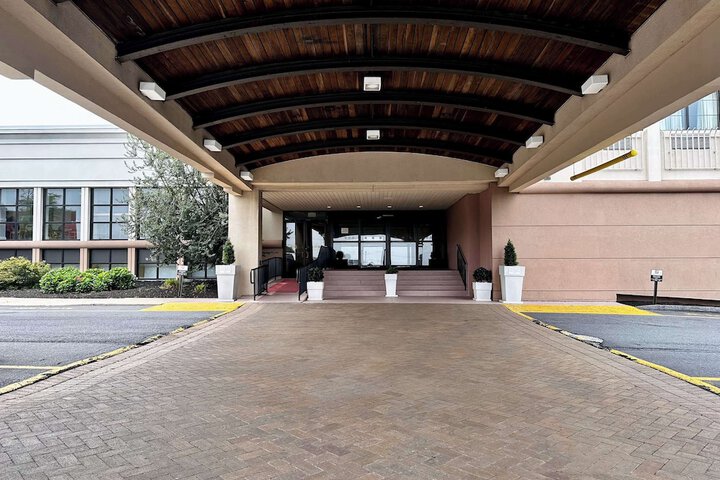 Hotel 2 of 72