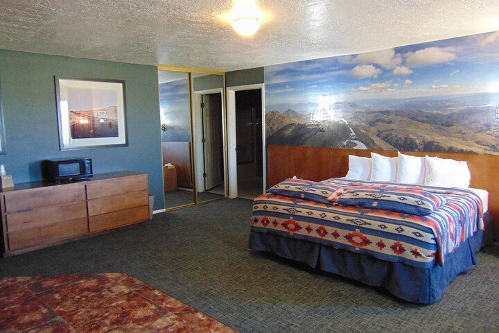 Room 39 of 64