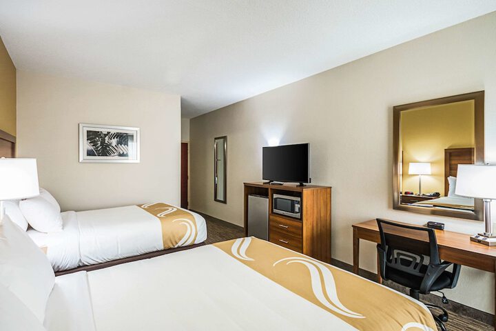 Room 28 of 61