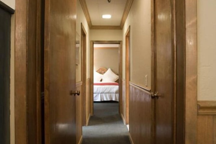Room 15 of 46