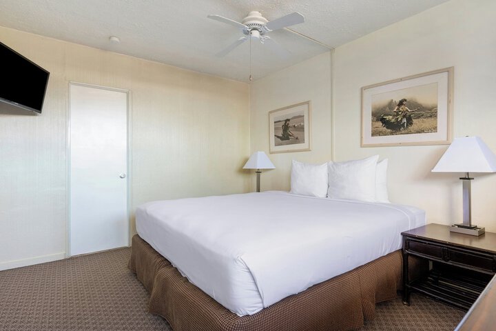 Maui Seaside Hotel
