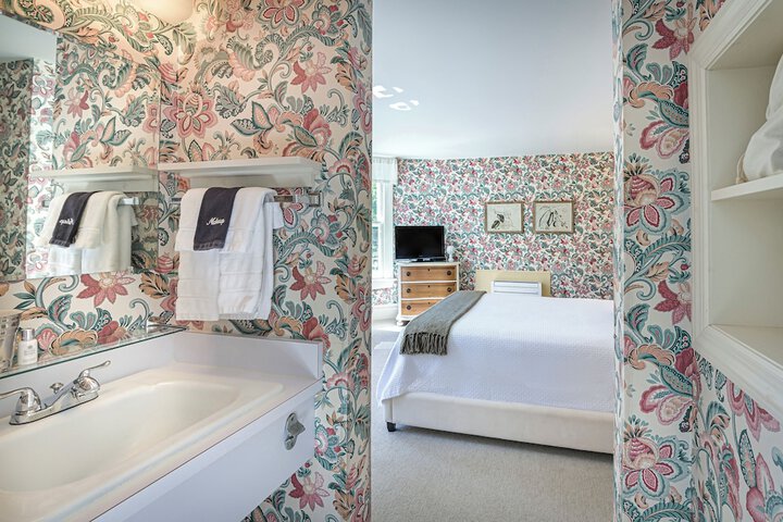 Room 11 of 42