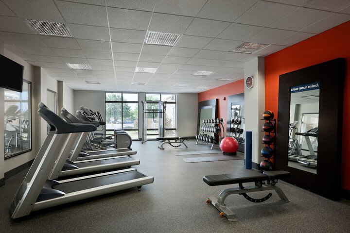 Hampton Inn & Suites Roanoke Airport