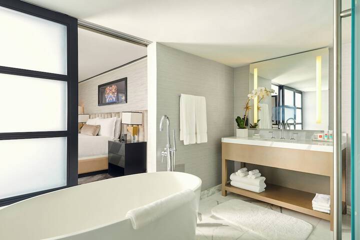 Loews Miami Beach Hotel – South Beach