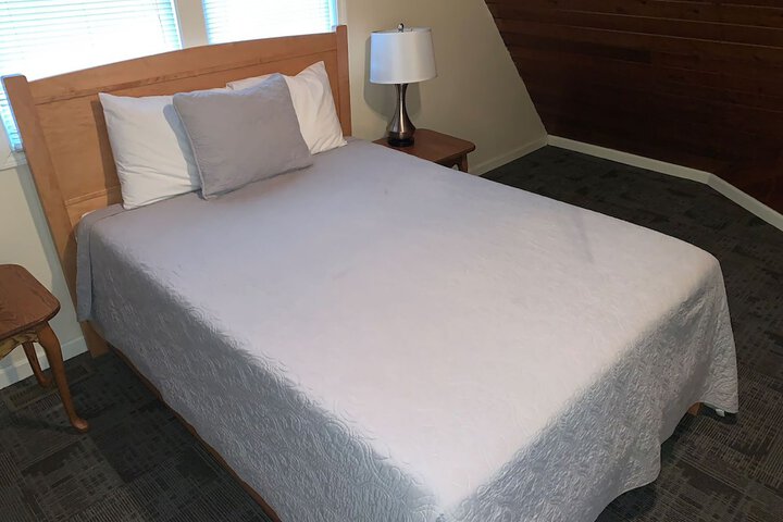 Room 17 of 33