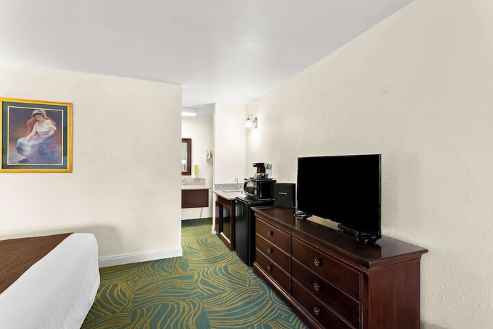 Room 35 of 50