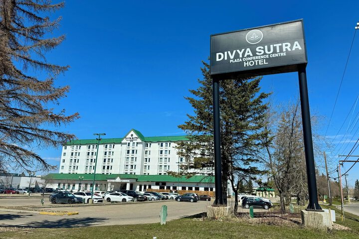Hotel Exterior 81 of 84
