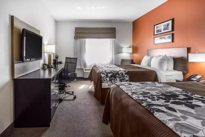 Room 9 of 18