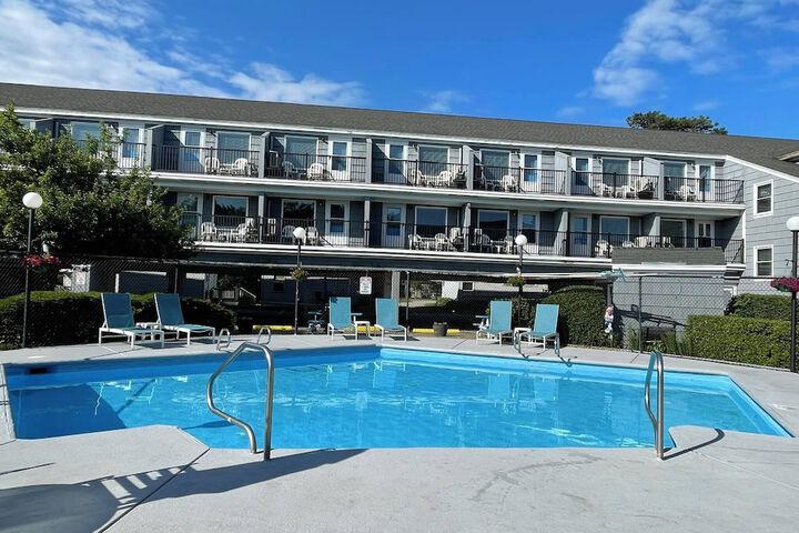 Grand Beach Inn