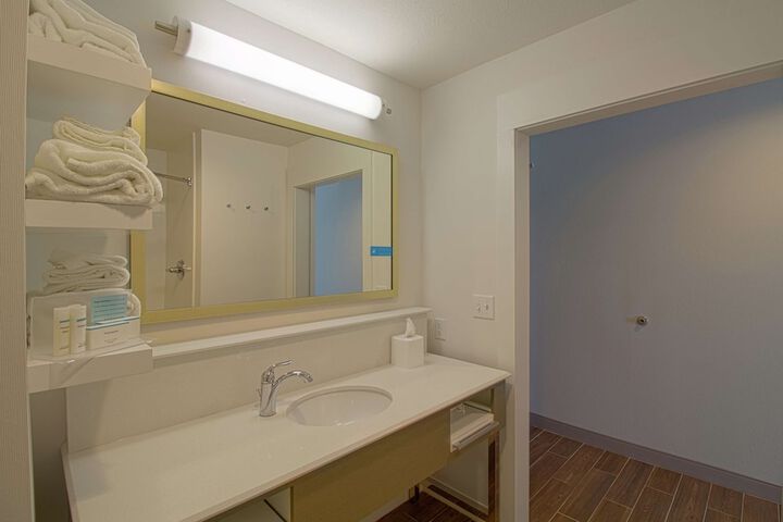 Room 34 of 43
