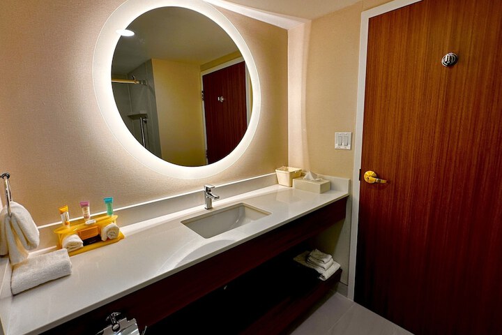Room 53 of 58