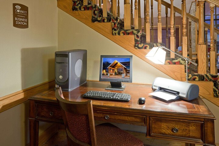 Business Center 23 of 24