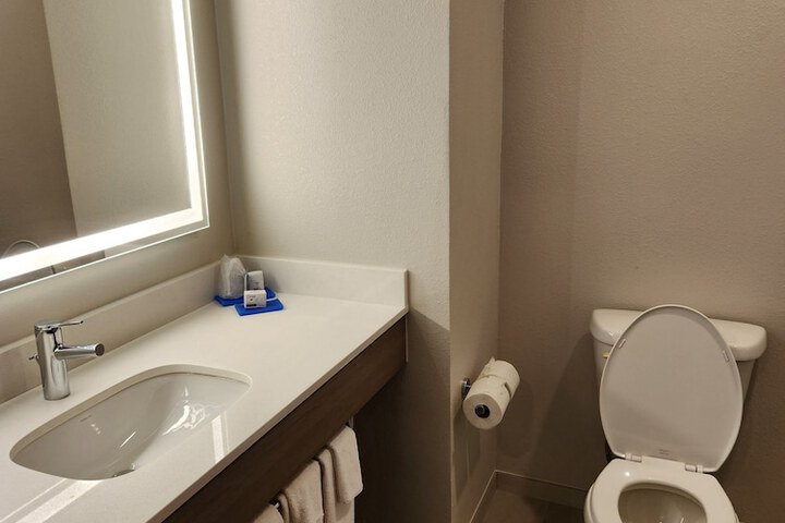 Room 34 of 56