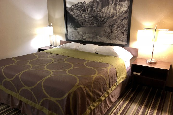 Room 18 of 29