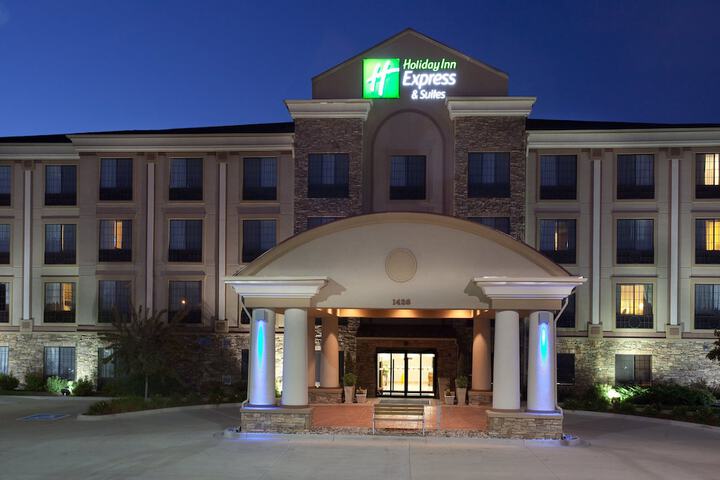 Hotel 2 of 50
