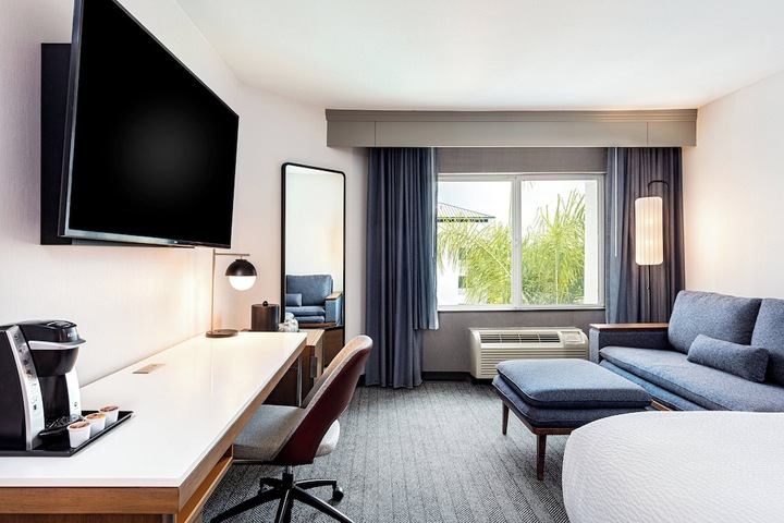 Room 19 of 41