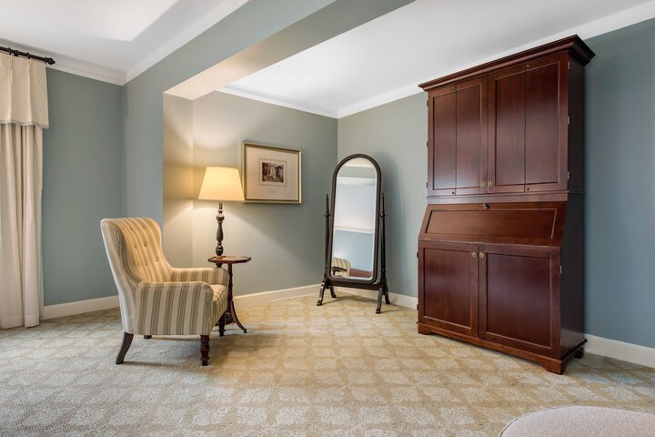 Room 35 of 185