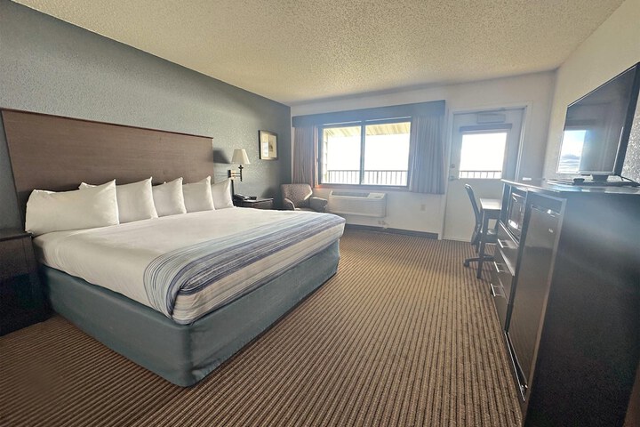AmericInn by Wyndham Menominee