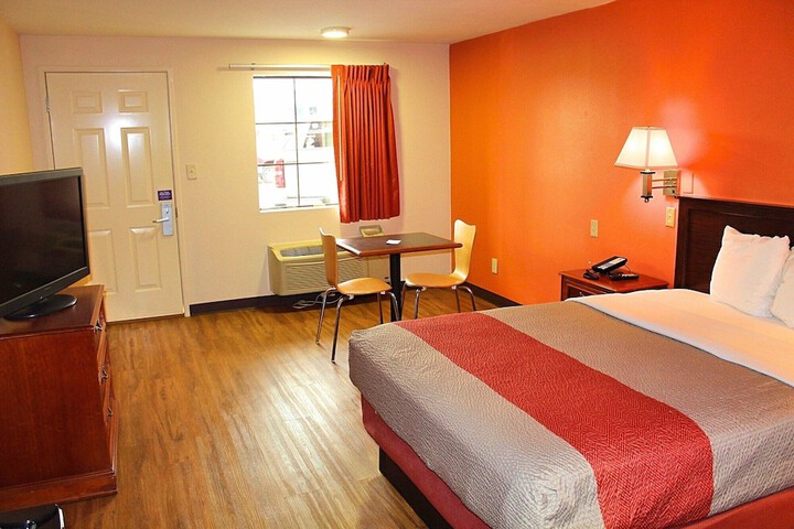 Motel 6 Winnie TX