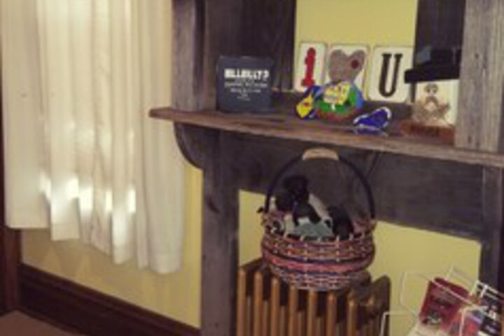 Hatfield McCoy House Inn