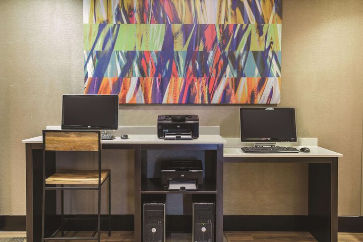Business Center 34 of 34