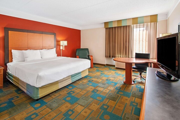 Room 23 of 29