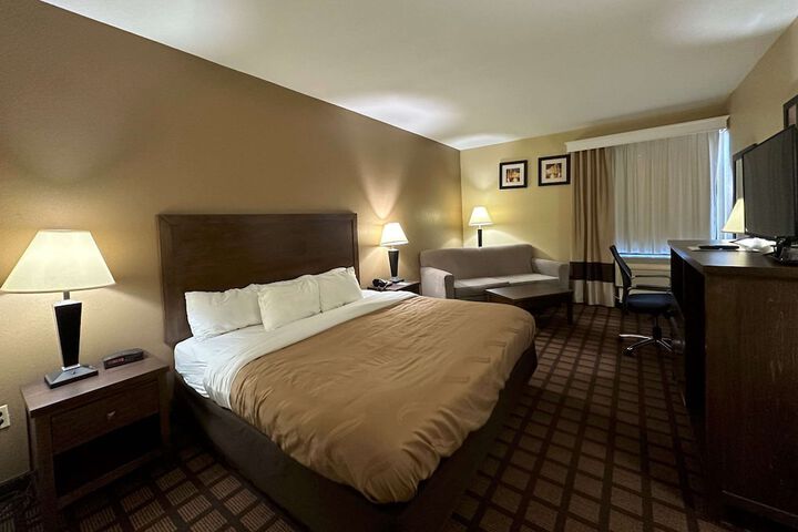 Room 8 of 30