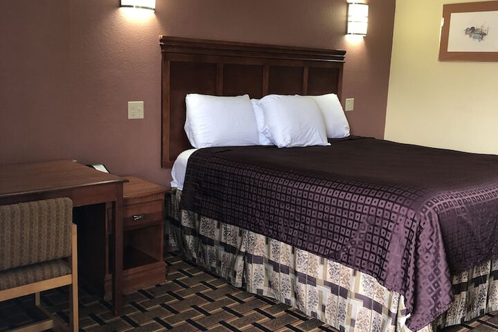 Room 13 of 22