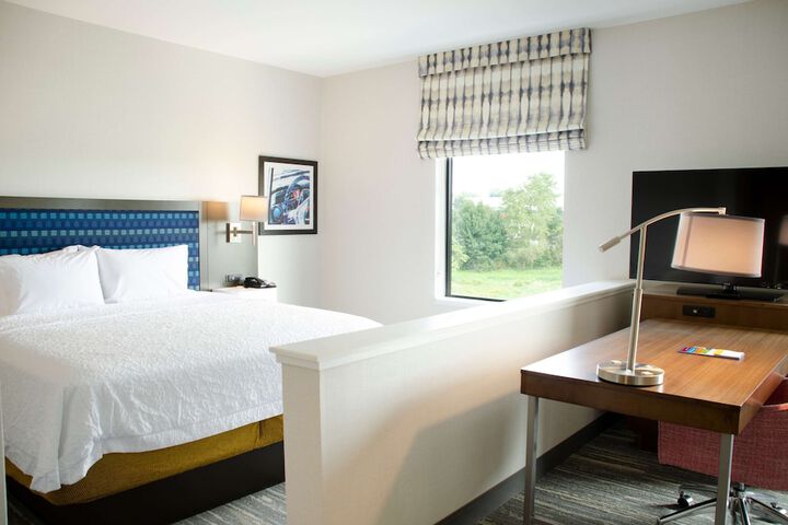 Room 8 of 27