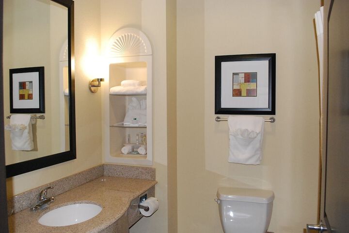 Room 27 of 42