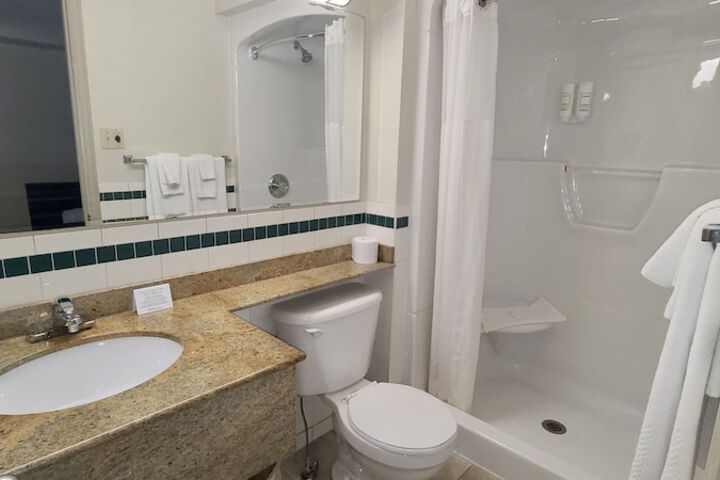 Riviera Inn and Suites 1000 Islands