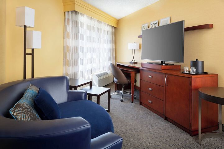 Room 11 of 19