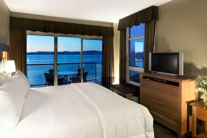 Room 16 of 32