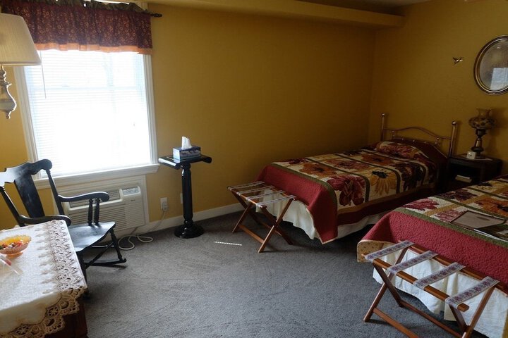 Seams Like Home B & B