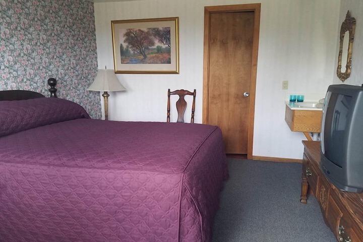 Leonas Motel