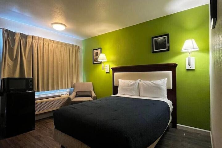 Parkside Inn by PHG - Sweetwater