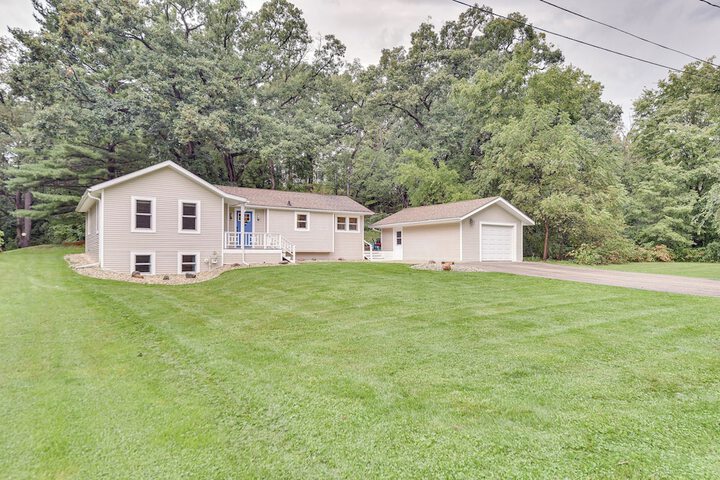 Family-friendly Twin Lakes Home Near Lake Mary!