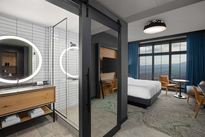 Room 118 of 227