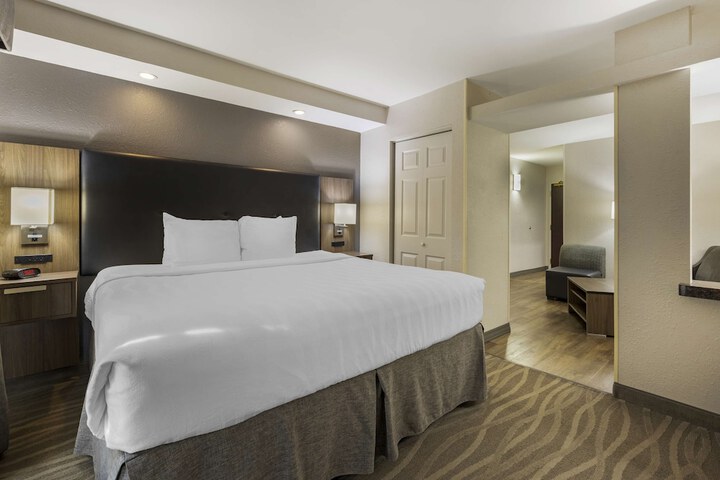 Room 20 of 28