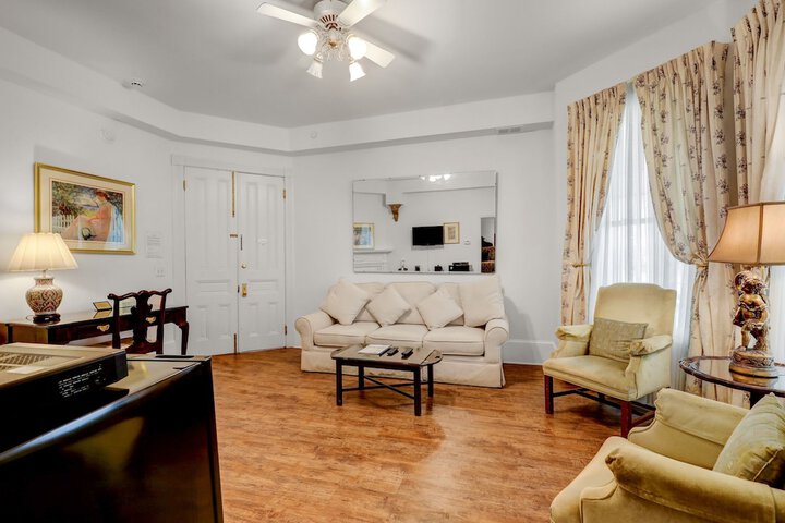 Room 73 of 191