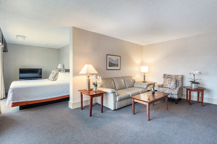 Room 5 of 19