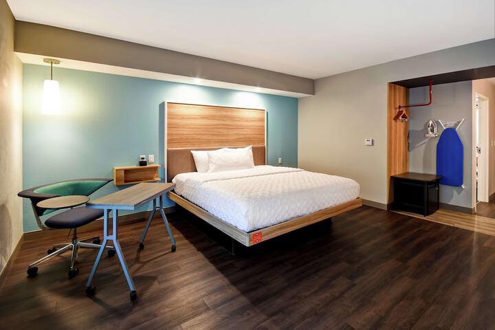 Room 12 of 43