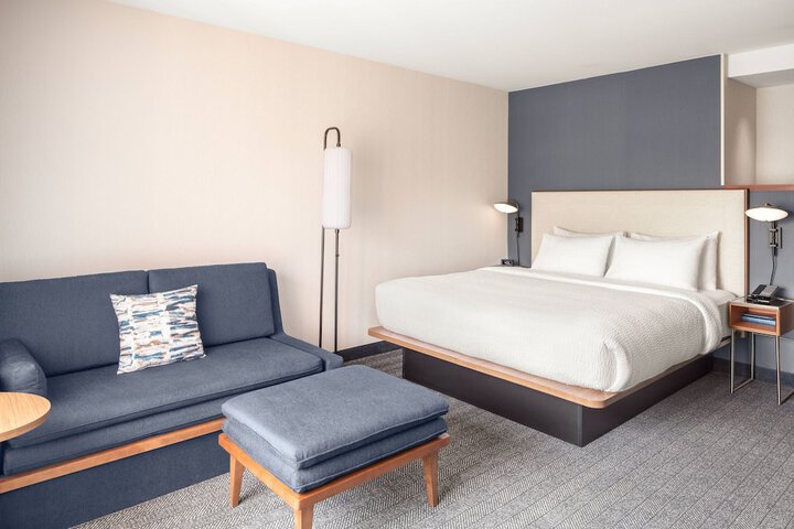 Room 16 of 37