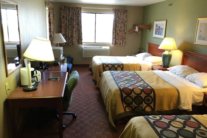 Room 16 of 50