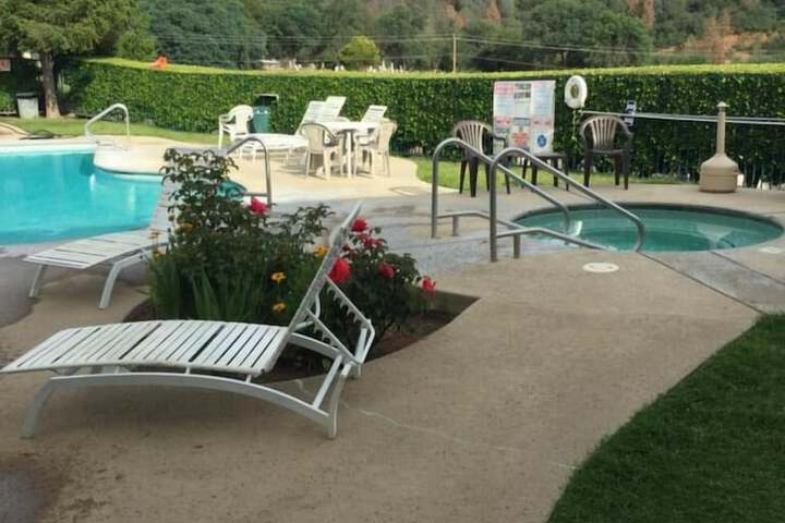 Pool 13 of 66
