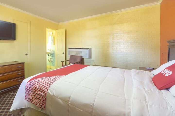 Room 32 of 42