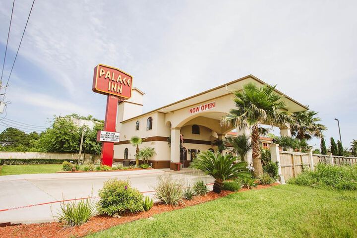 Hotel 7 of 32