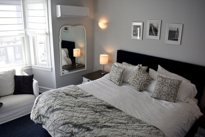 Room 44 of 183